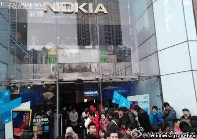 В Китае зафиксированы длинные очереди за Nokia Lumia 920